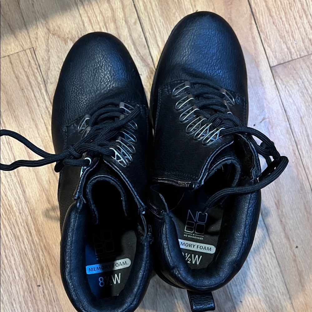 No Boundaries Black boots